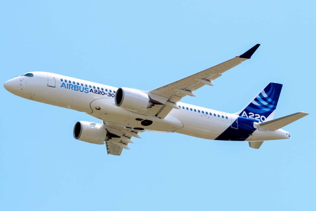 Airbus_A220-300